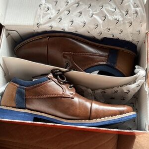 Youth Size 3 Deer Stag boys brown and Navy dress shoe